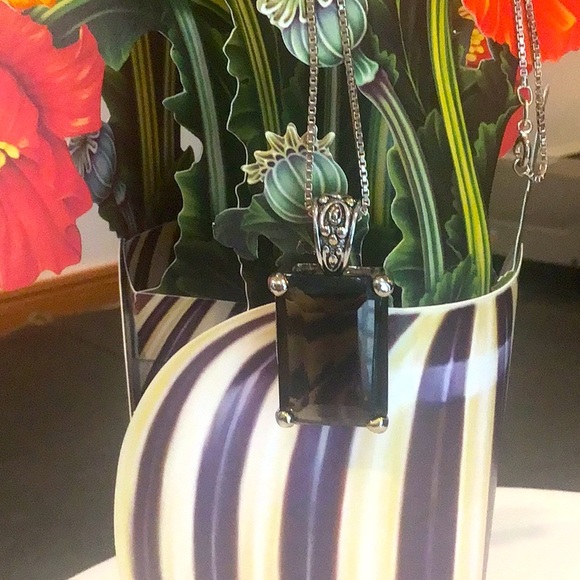 Beautiful Large “Topaz” like stone 16” silver chain. - Picture 3 of 8